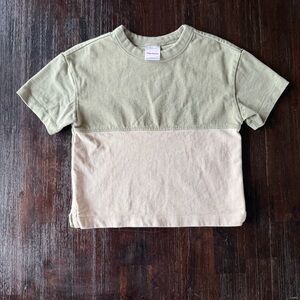 Hanna Andersson Kids Two-Tone Tee - Olive and Beige